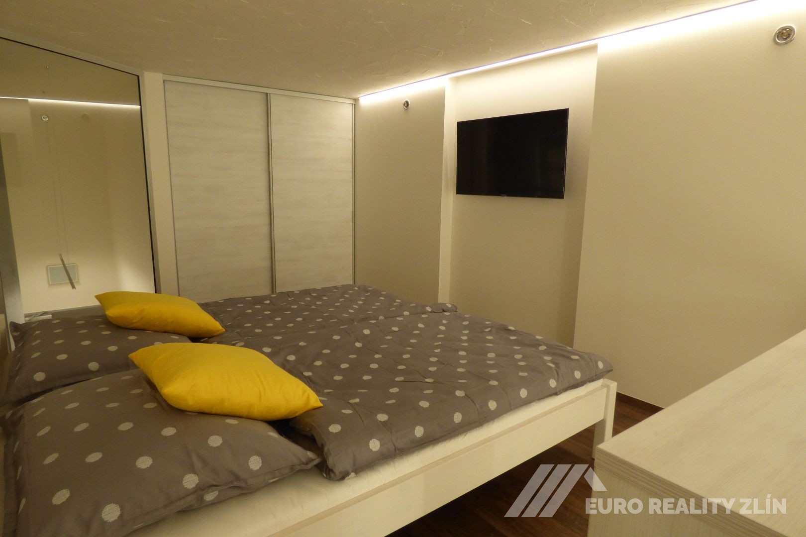 LOFTOVÝ BYT 2+KK CENTRUM