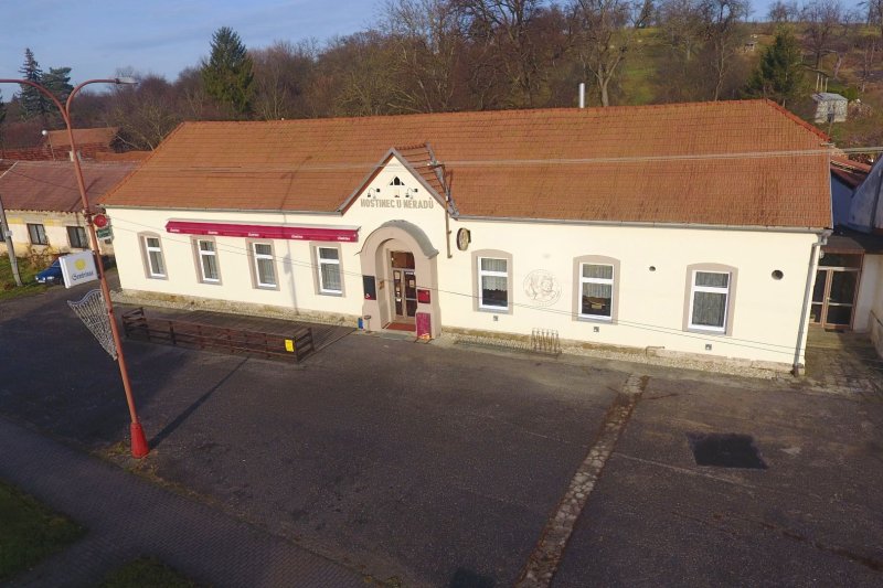 KOMERČNÍ OBJEKT RESTAURACE ZÁHOROVICE
