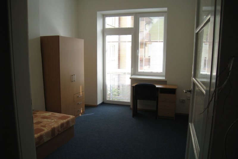2+1 CENTRUM, ŠKOLNÍ ULICE