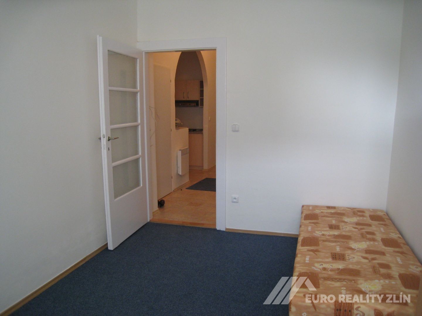 2+1 CENTRUM, ŠKOLNÍ ULICE