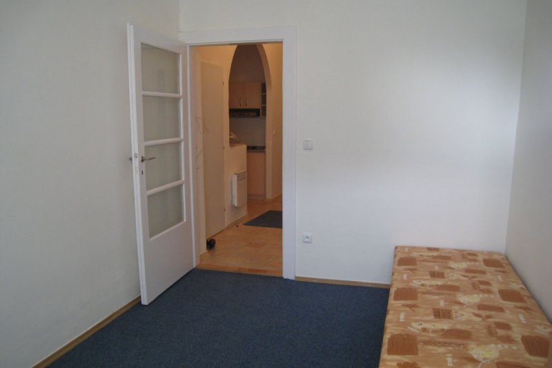 2+1 CENTRUM, ŠKOLNÍ ULICE