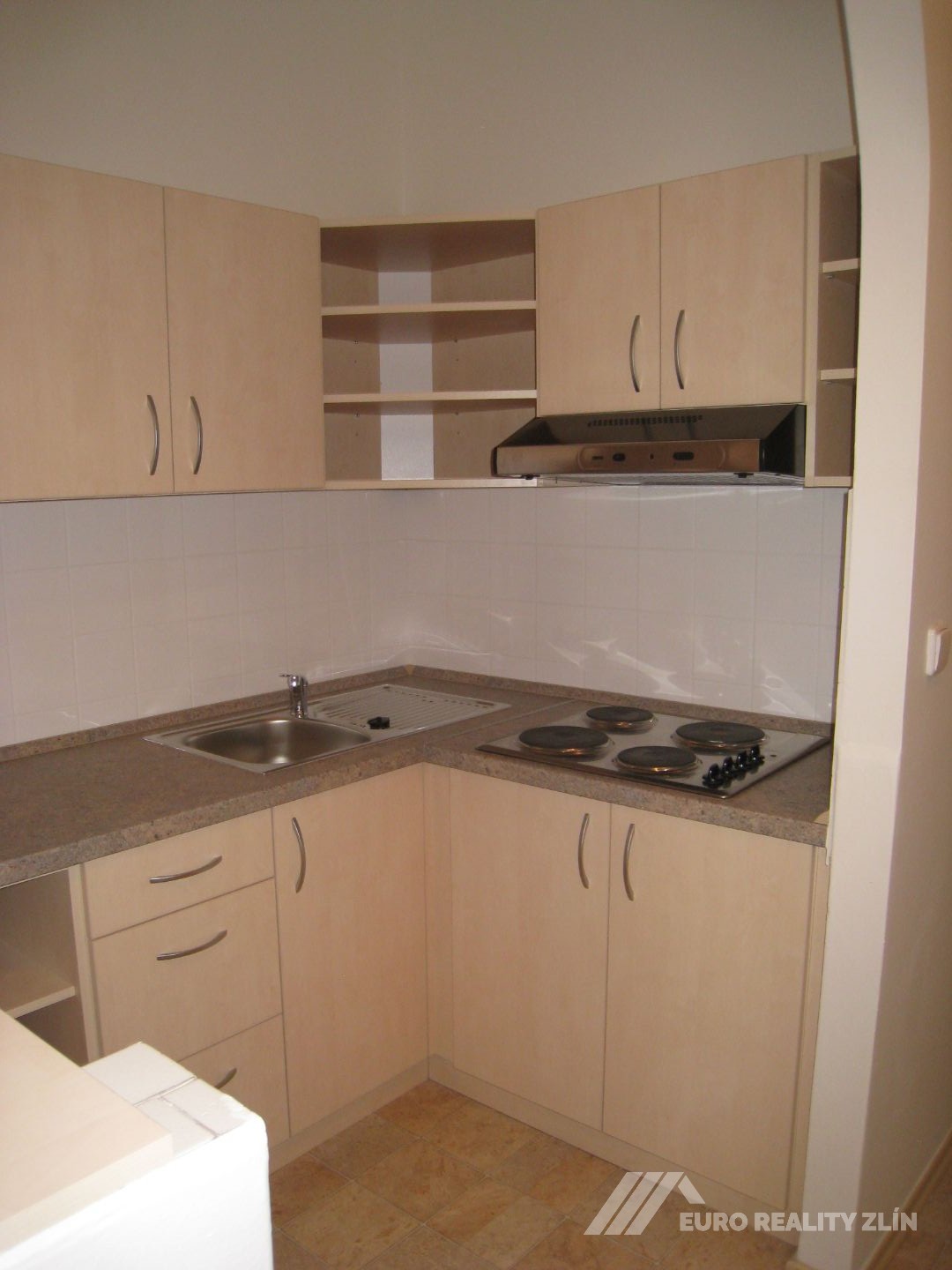 2+1 CENTRUM, ŠKOLNÍ ULICE
