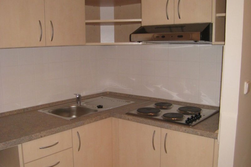 2+1 CENTRUM, ŠKOLNÍ ULICE