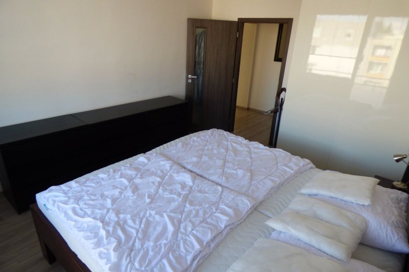 2+1 DLOUHÁ ULICE S BALKONEM PO KOMPL. REKONSTRUKCI
