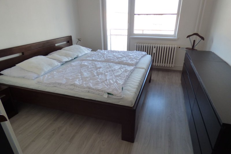 2+1 DLOUHÁ ULICE S BALKONEM PO KOMPL. REKONSTRUKCI