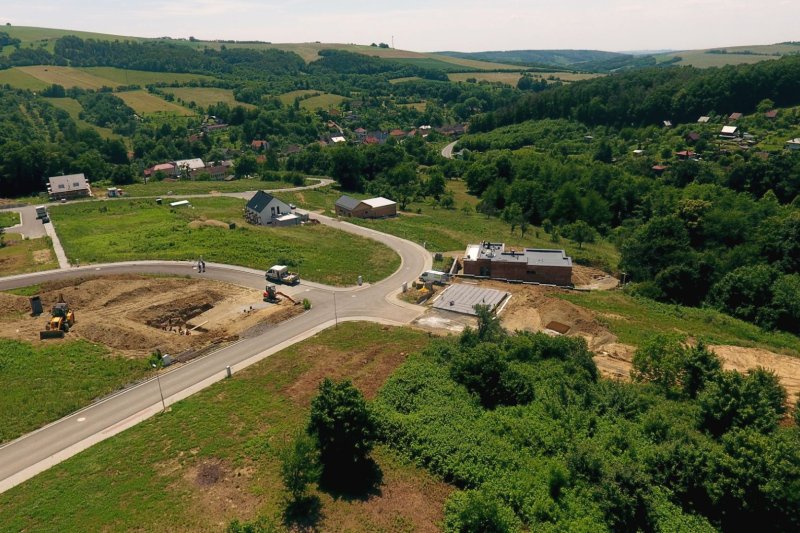 STAVEBNÍ POZEMEK BŘEZNICE 727m2