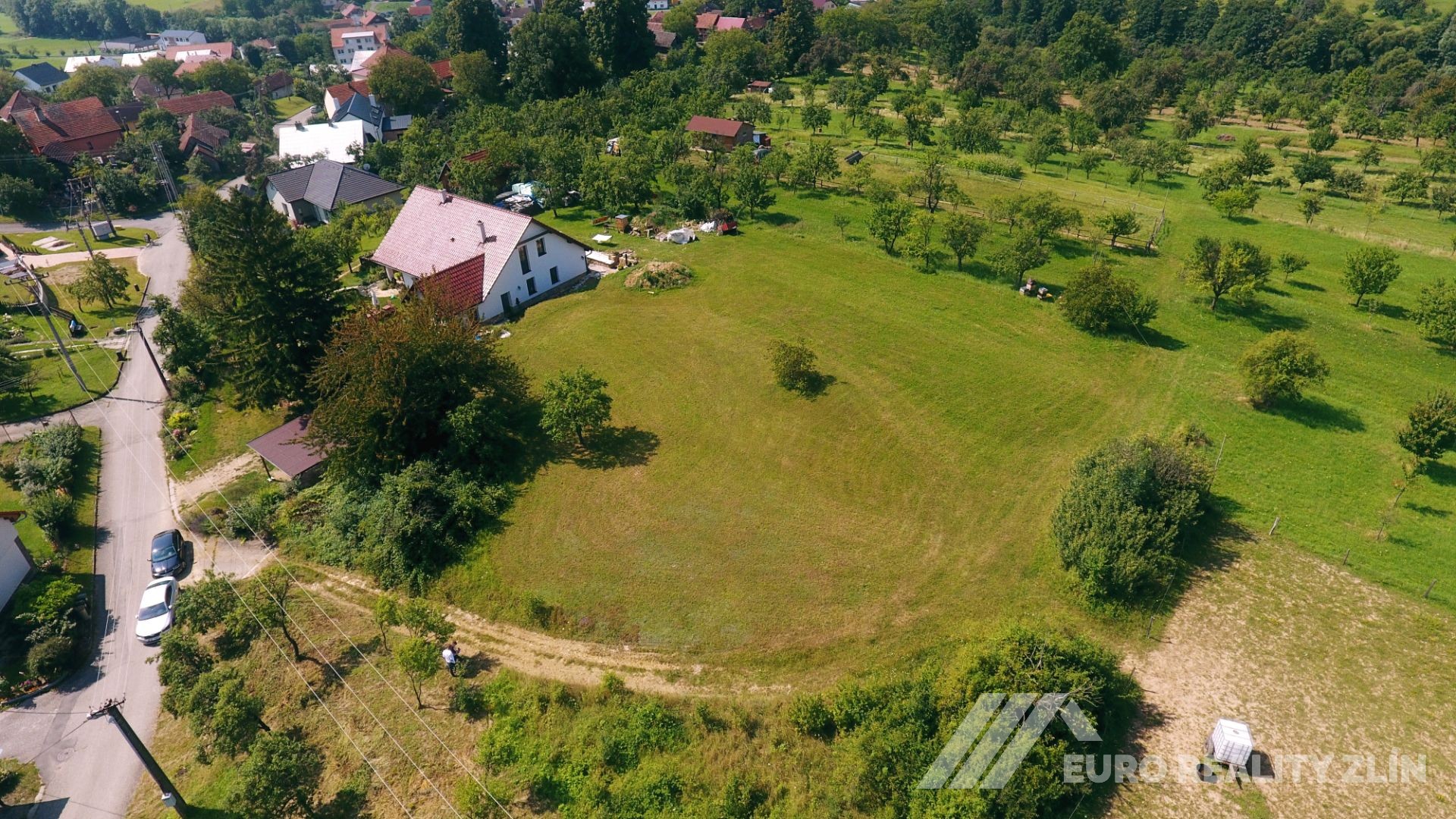 STAVEBNÍ POZEMEK DOUBRAVY 2 384m2