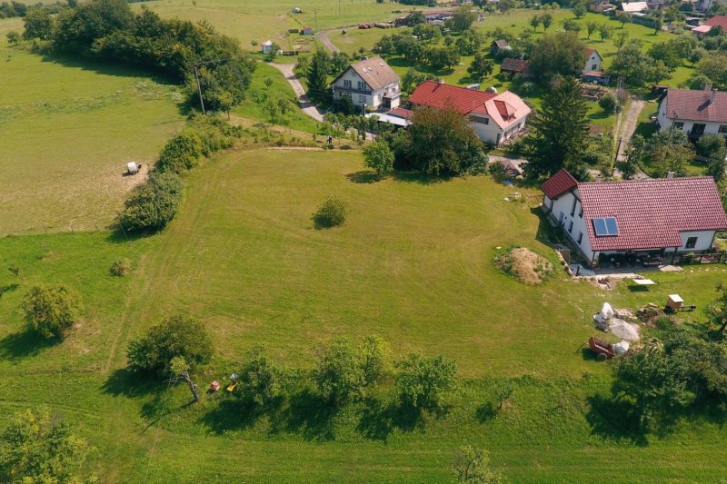 STAVEBNÍ POZEMEK DOUBRAVY 2 384m2