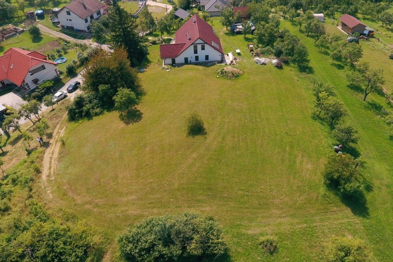 STAVEBNÍ POZEMEK DOUBRAVY 2 384m2