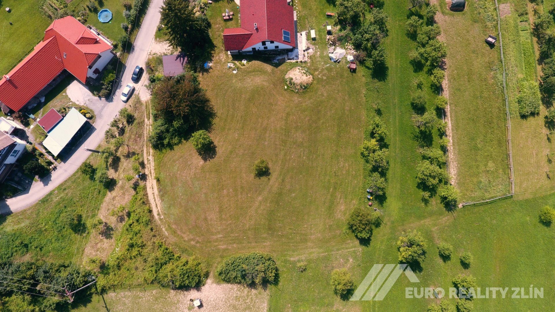 STAVEBNÍ POZEMEK DOUBRAVY 2 384m2
