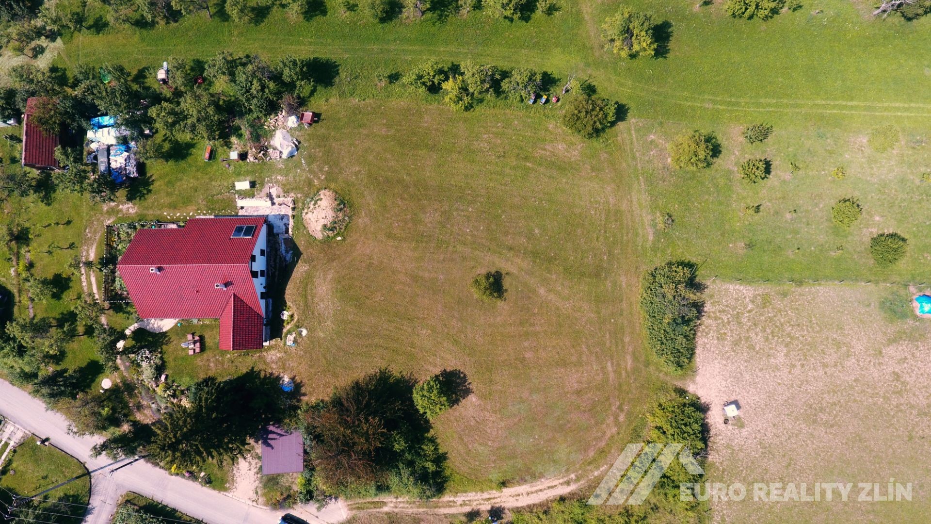 STAVEBNÍ POZEMEK DOUBRAVY 2 384m2