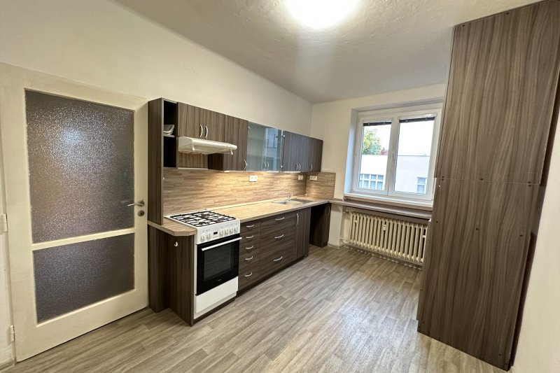 2+1 CENTRUM, ŠKOLNÍ ULICE