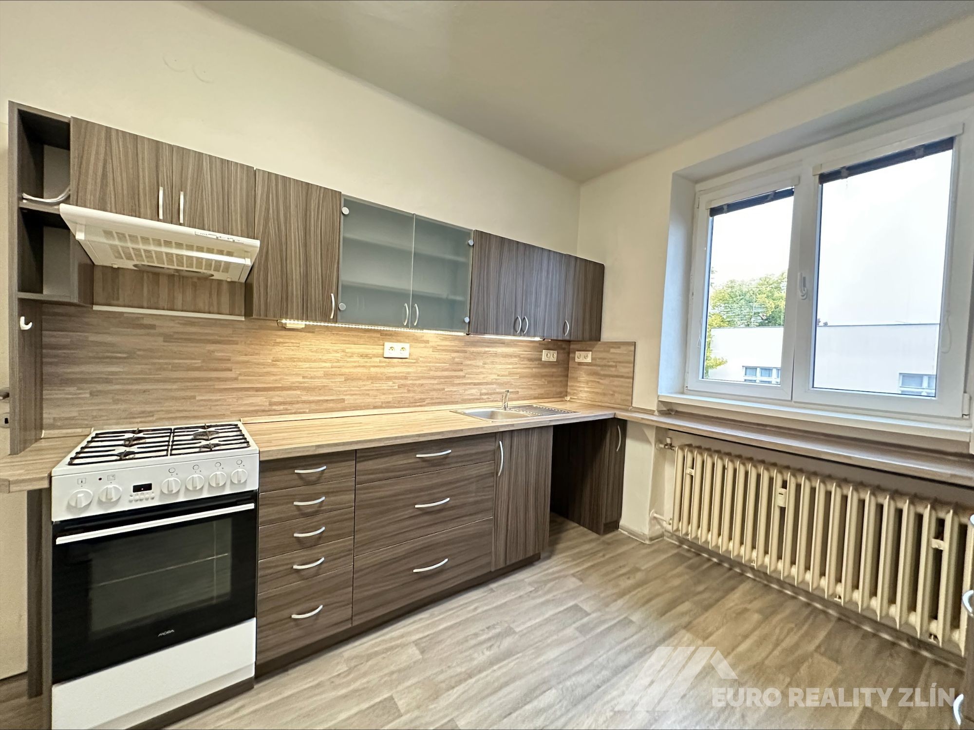 2+1 CENTRUM, ŠKOLNÍ ULICE