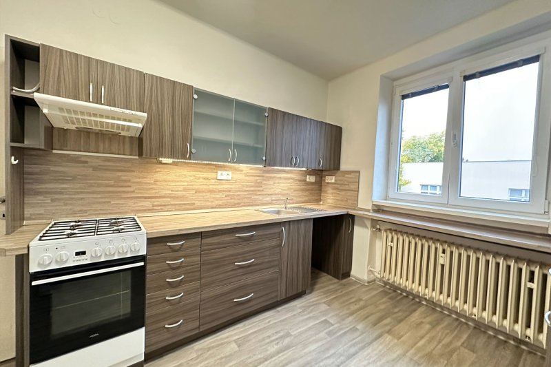 2+1 CENTRUM, ŠKOLNÍ ULICE