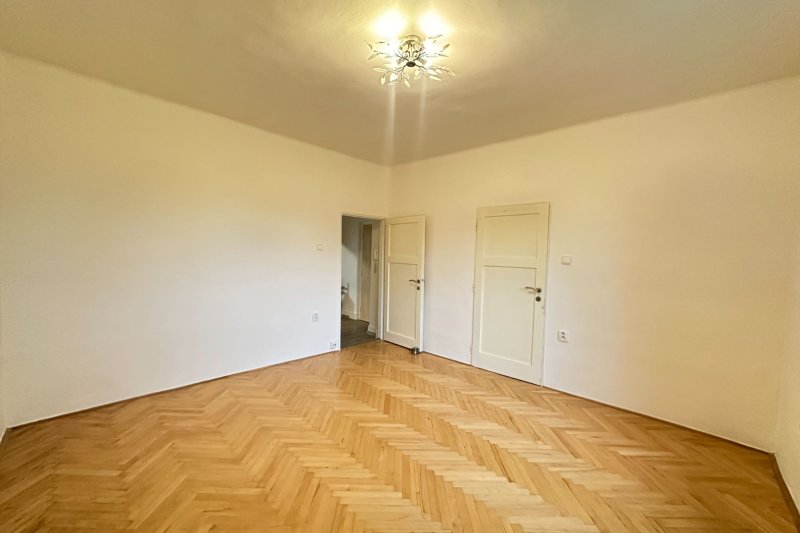 2+1 CENTRUM, ŠKOLNÍ ULICE