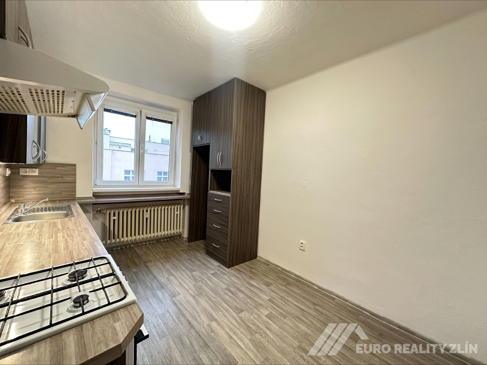 2+1 CENTRUM, ŠKOLNÍ ULICE