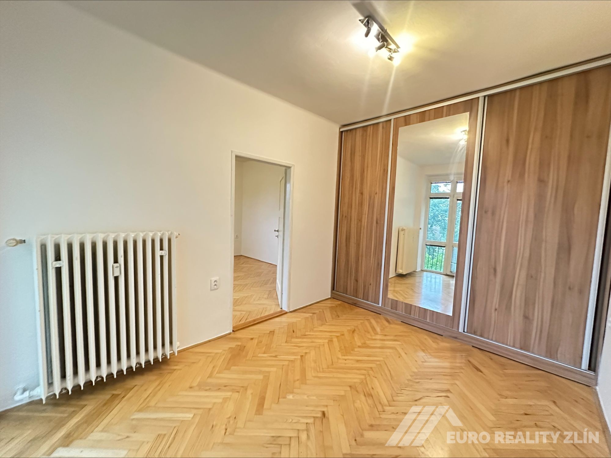 2+1 CENTRUM, ŠKOLNÍ ULICE