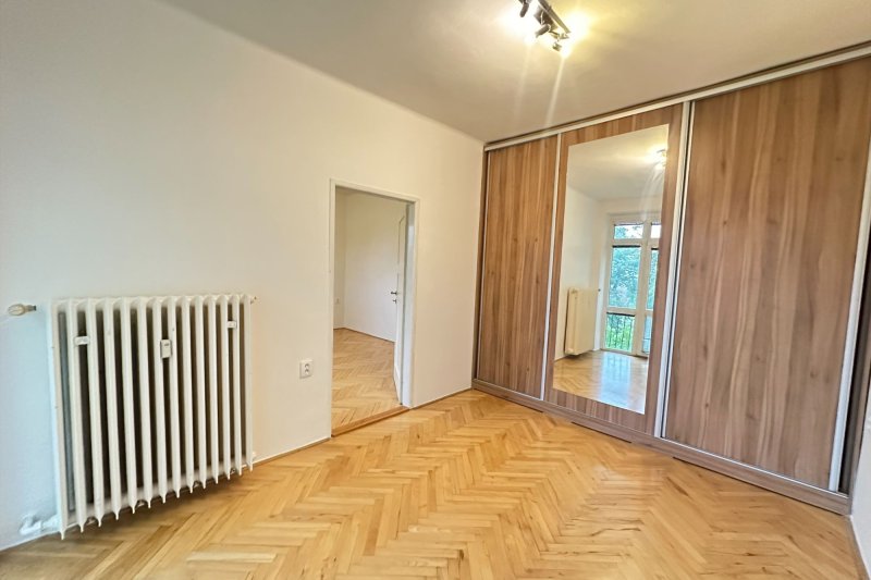 2+1 CENTRUM, ŠKOLNÍ ULICE