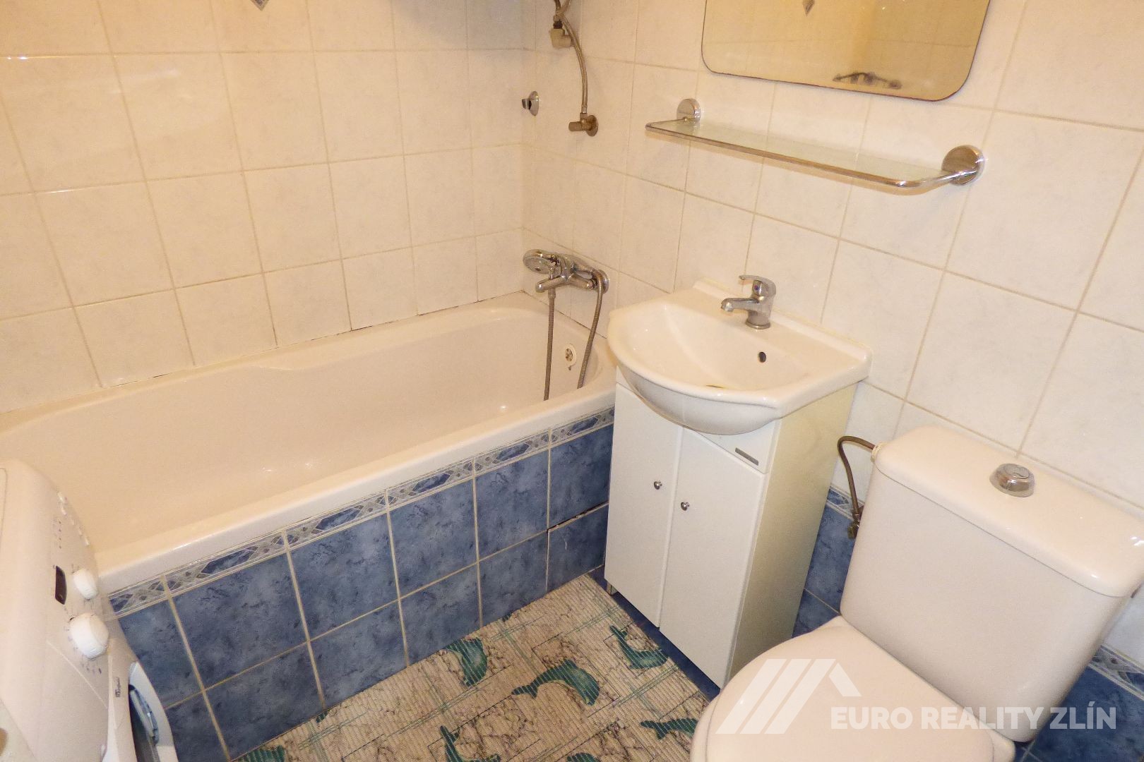 1/4 DOMEK, MOSTNÍ ULICE - ZLÍN