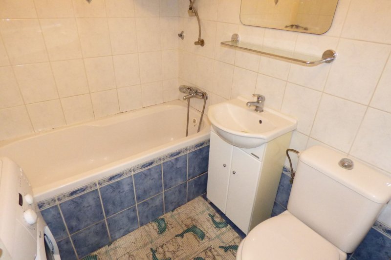 1/4 DOMEK, MOSTNÍ ULICE - ZLÍN