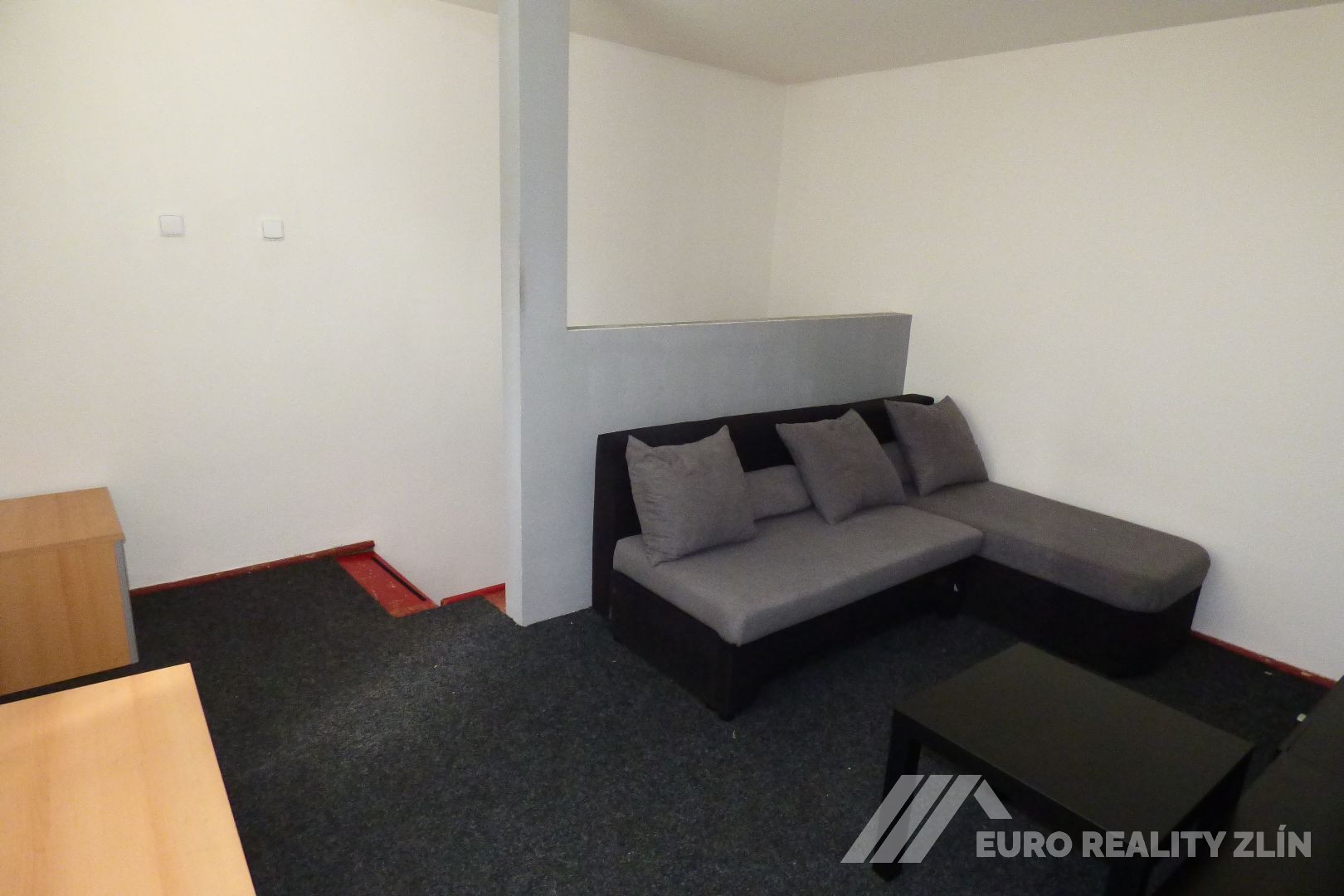 1/4 DOMEK, MOSTNÍ ULICE - ZLÍN