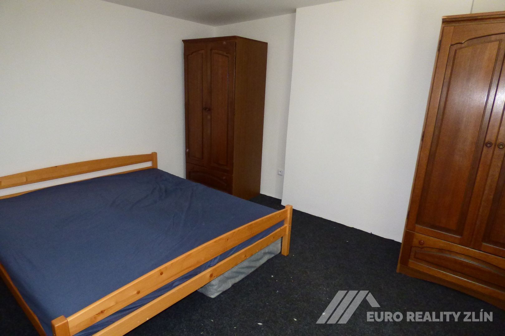 1/4 DOMEK, MOSTNÍ ULICE - ZLÍN