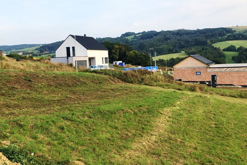 STAVEBNÍ POZEMEK BŘEZNICE 863m2