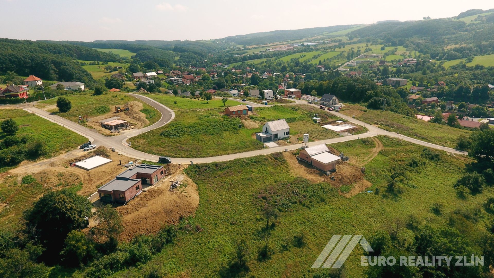 STAVEBNÍ POZEMEK BŘEZNICE 863m2