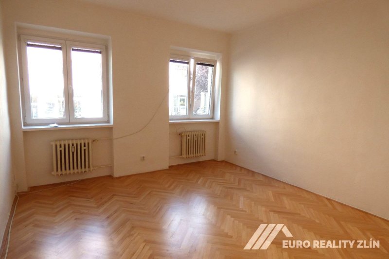 2+1 CENTRUM, ŠKOLNÍ ULICE