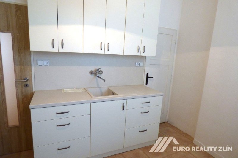 2+1 CENTRUM, ŠKOLNÍ ULICE