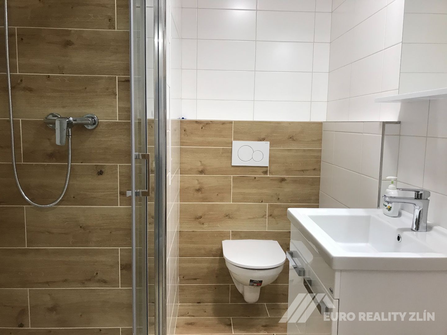 2+1 PO KOMPLETNÍ REKONSTRUKCI, OKRUŽNÍ