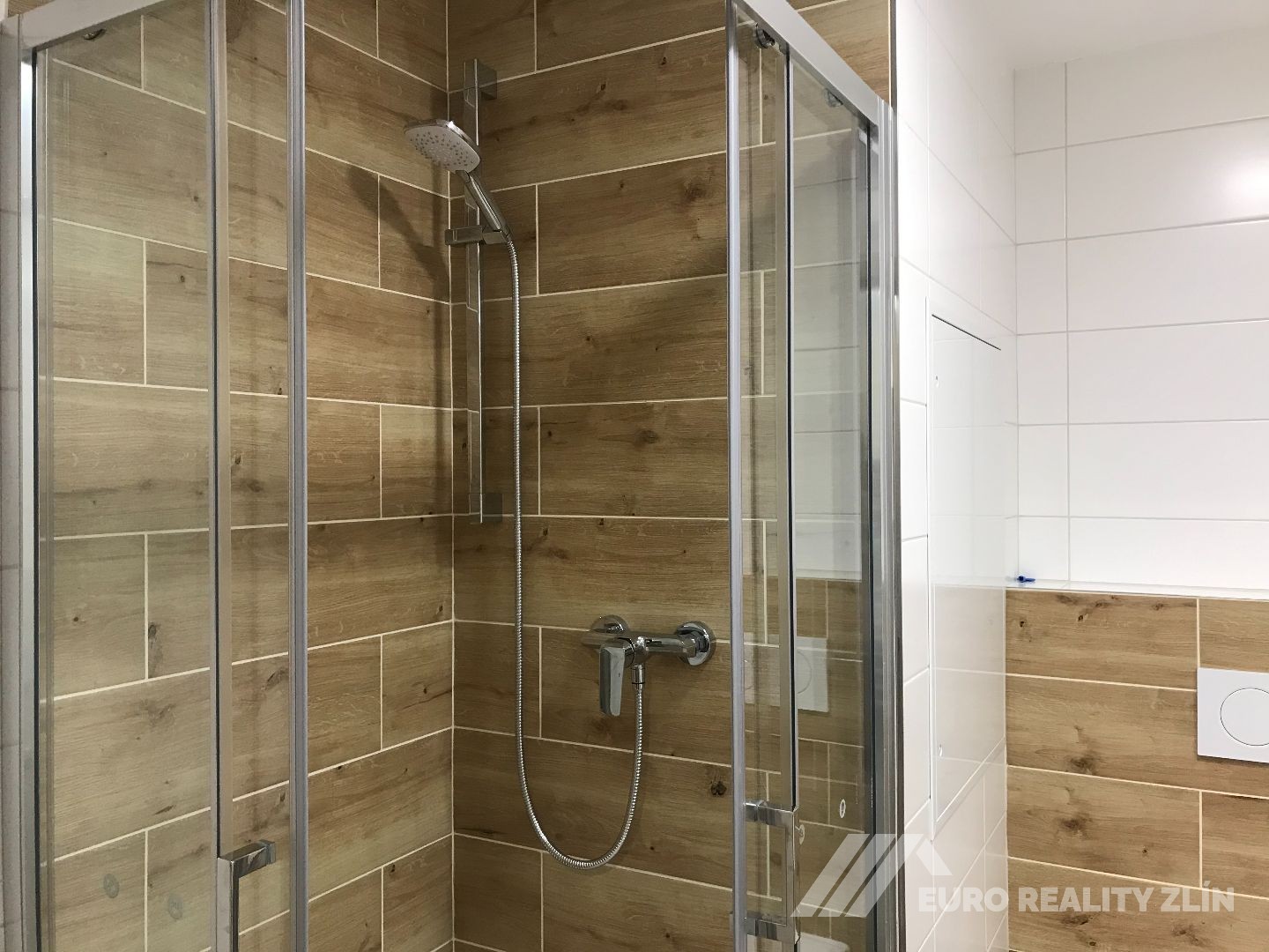 2+1 PO KOMPLETNÍ REKONSTRUKCI, OKRUŽNÍ