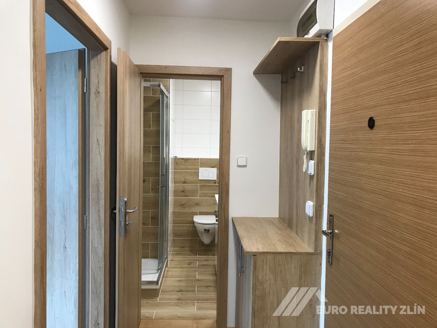 2+1 PO KOMPLETNÍ REKONSTRUKCI, OKRUŽNÍ