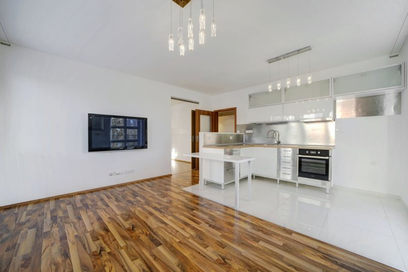 2+KK NADSTANDARD ZELINOVA ULICE