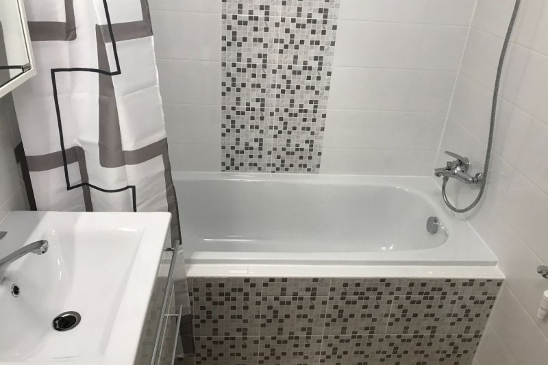 2+1 BENEŠOVO NÁBŘEŽÍ 64M2