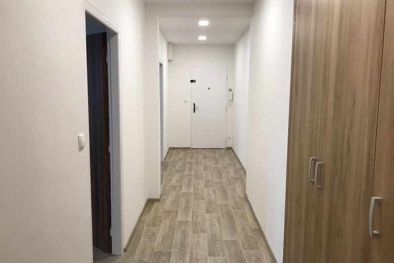 2+1 BENEŠOVO NÁBŘEŽÍ 64M2