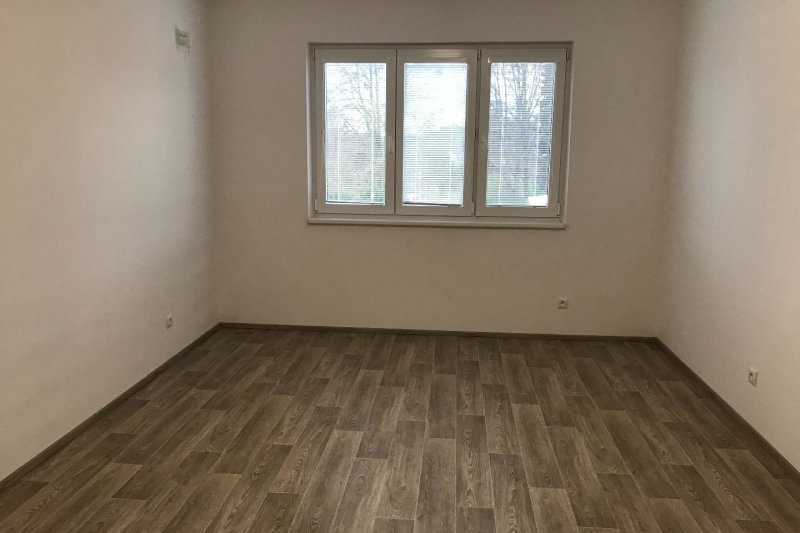 2+1 BENEŠOVO NÁBŘEŽÍ 64M2
