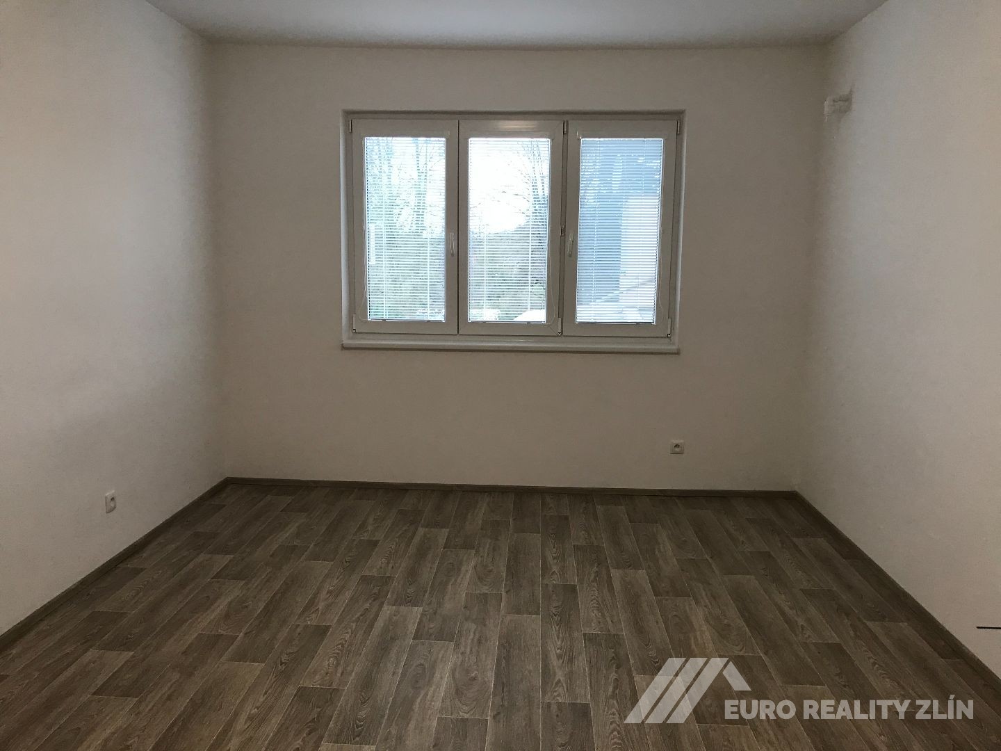 2+1 BENEŠOVO NÁBŘEŽÍ 64M2