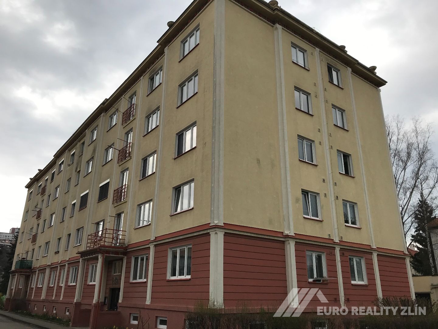 2+1 BENEŠOVO NÁBŘEŽÍ 64M2