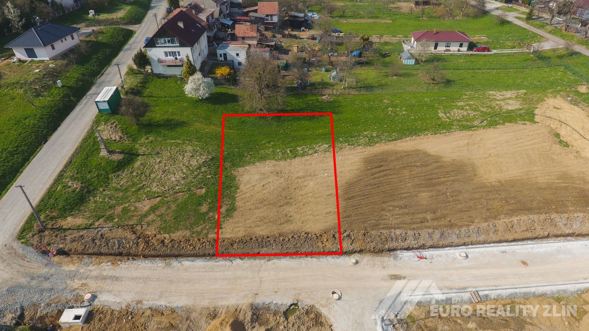 STAVEBNÍ POZEMEK POHOŘELICE 980m2