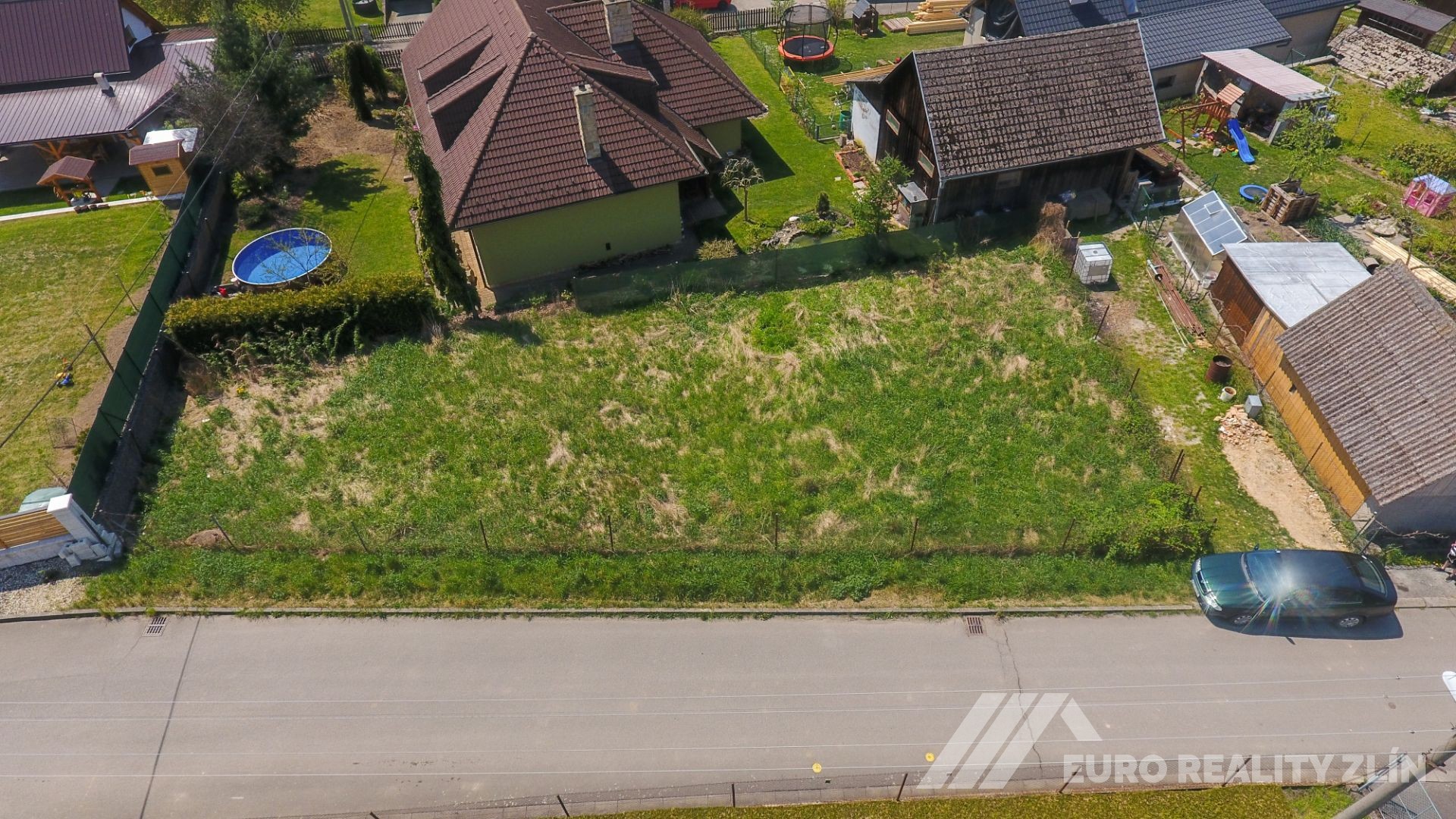 STAVEBNÍ POZEMEK LUKOV 447m2