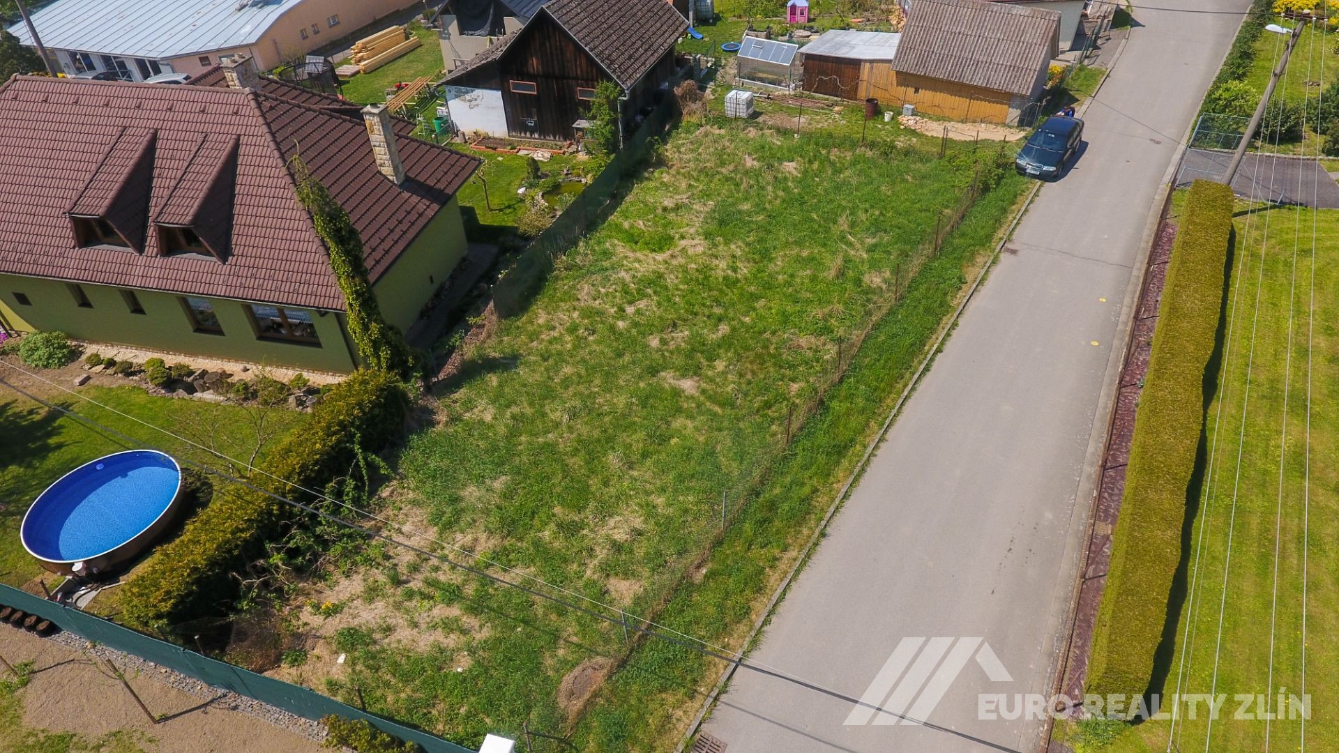 STAVEBNÍ POZEMEK LUKOV 447m2