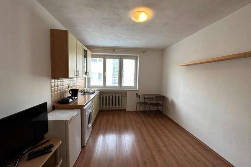 1+KK CENTRUM, ULICE SANTRAŽINY