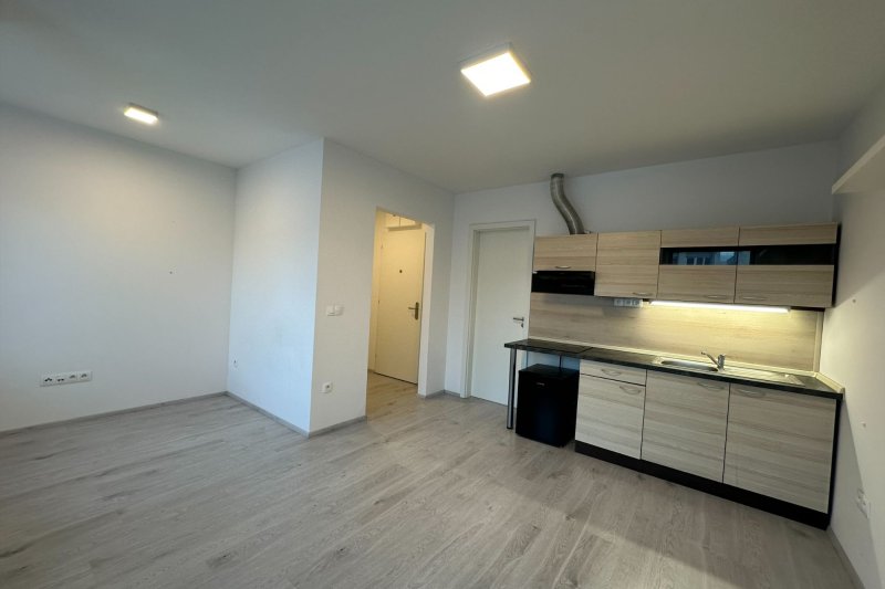 1+KK LORENCOVA NOVOSTAVBA, PARKING