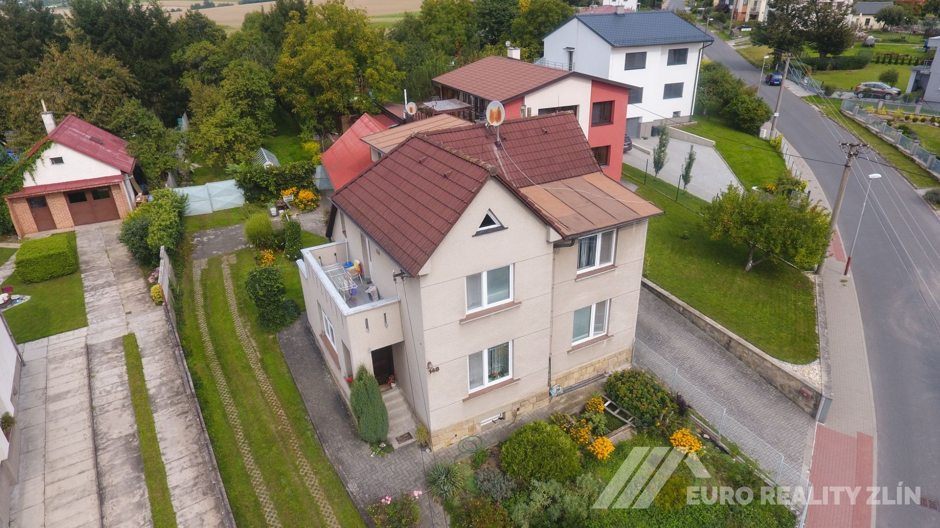 DVOUGENERAČNÍ RD HORNÍ VES U FRYŠTÁKU 