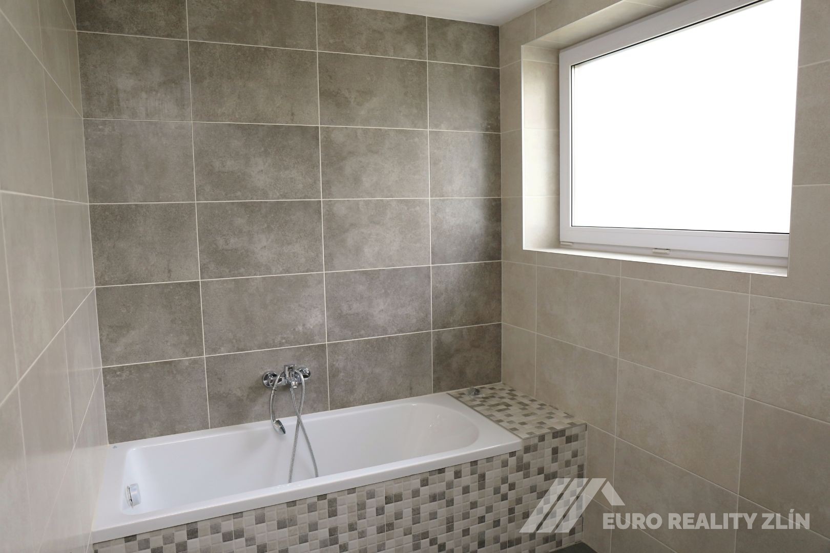 NOVOSTAVBY RD KUDLOV 3.ETAPA 