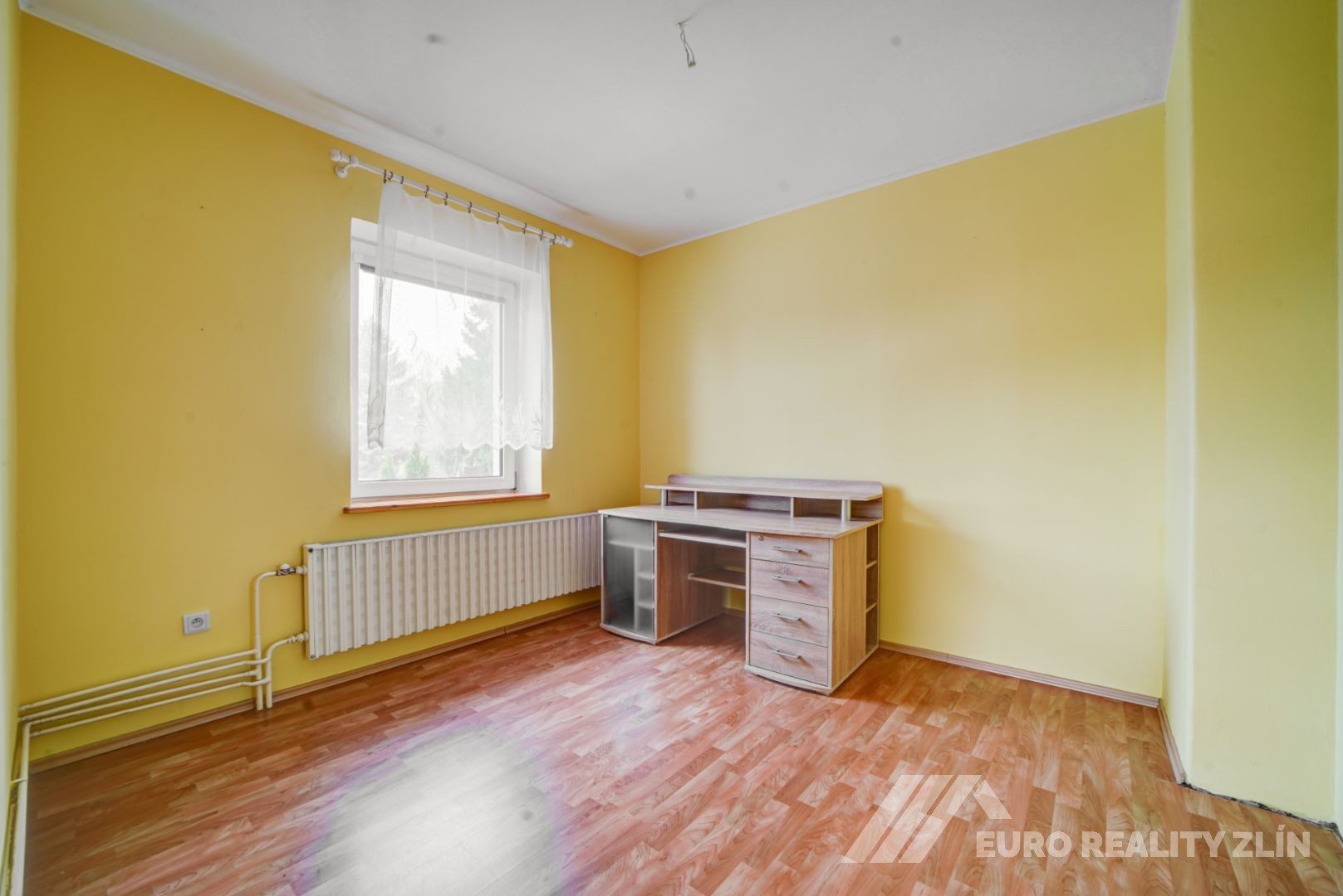 PŮLDOMEK  S GARÁŽÍ A PŘÍSTAVBOU OTROKOVICE