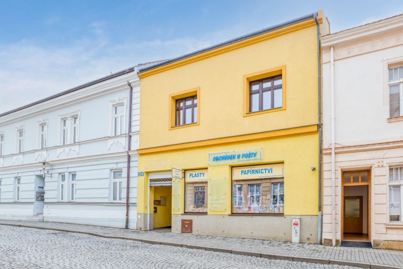 KOMERČNÍ BUDOVA V CENTRU MĚSTA UH.HRADIŠTĚ