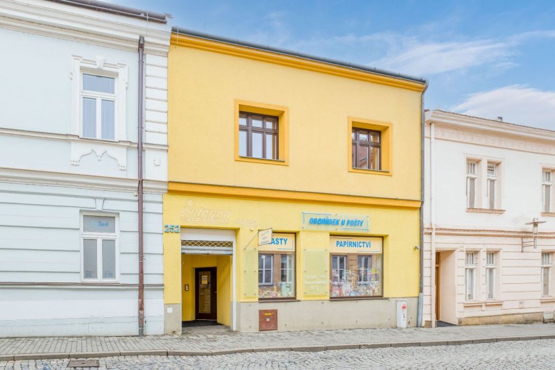 KOMERČNÍ BUDOVA V CENTRU MĚSTA UH.HRADIŠTĚ