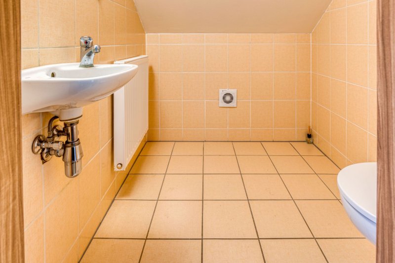 KOMERČNÍ BUDOVA V CENTRU MĚSTA UH.HRADIŠTĚ